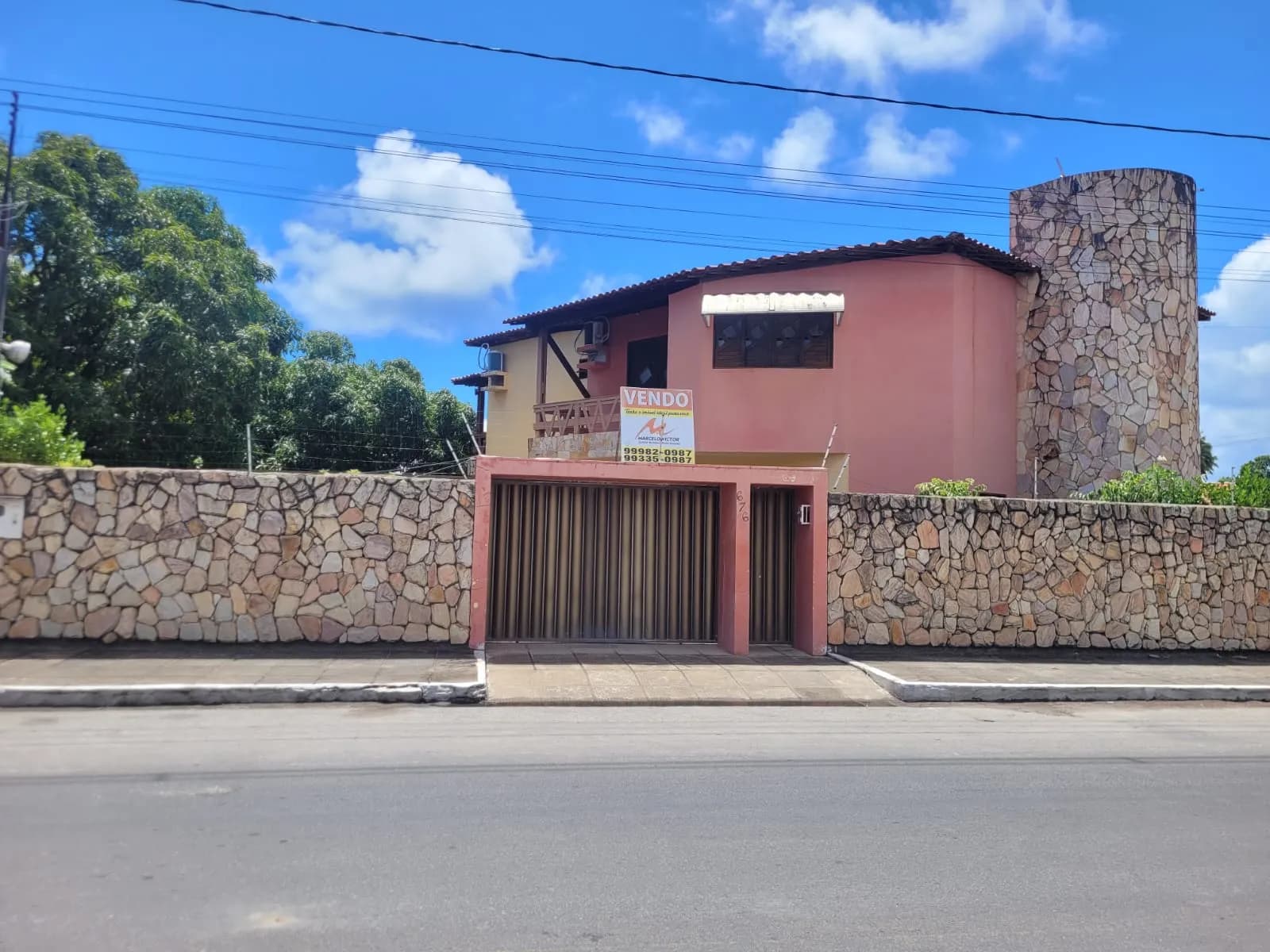 Casa com Área Grande na Principal de Paripueira